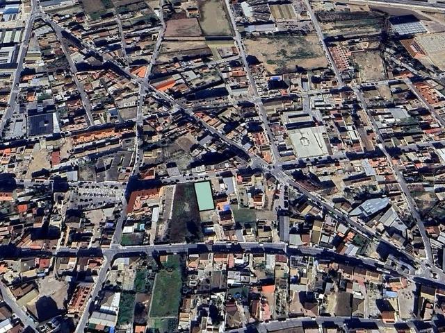Terreno en venta en avenida Esportiva, Deltebre, de 832 m² por 68.000