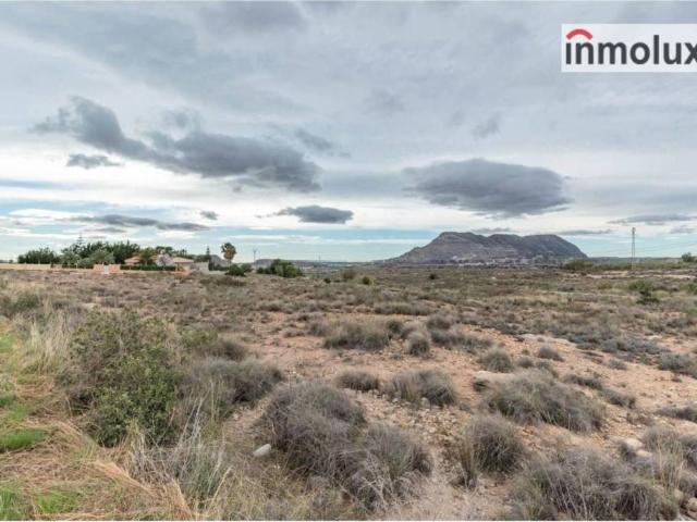 Terreno en Venta en Alicante Alacant