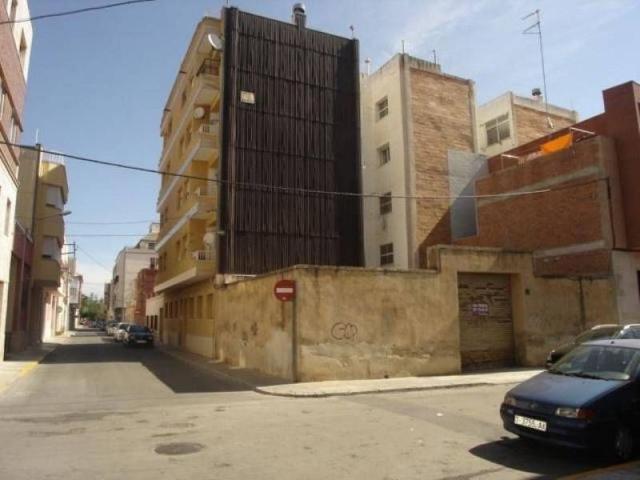 Terreno en venta en Amposta, de 126 m² por 105.000