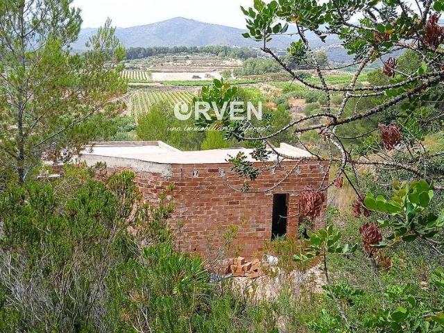 Terreno en venta en Bisbal del Penedès, la, de 7.600 m² por 50.000