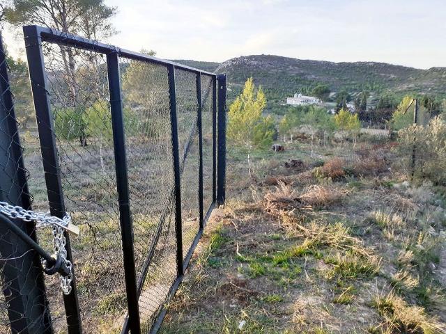 Terreno en venta en Boadella d´Empordà, de 2.800 m² por 15.000