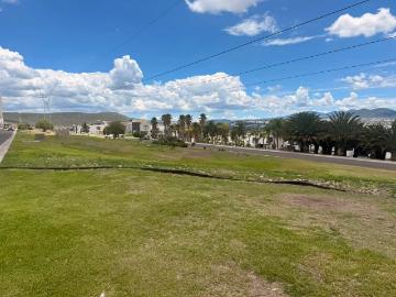 TERRENO EN VENTA EN CUMBRES DEL LAGO
