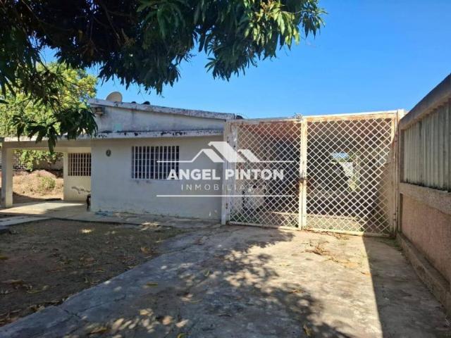 Terreno en Venta en Cabimas Zulia 270 m2. 5 hab
