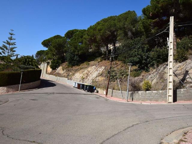 Terreno en venta en Roca del Vallès, la, de 2.052 m² por 495.000