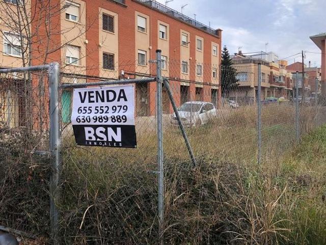 Terreno en venta en Callús, de 671 m² por 249.000