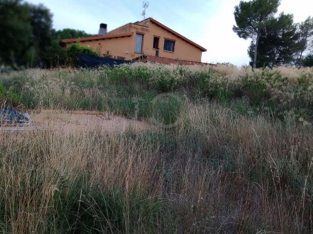Terreno en venta en Sentmenat, de 300 m² por 105.000