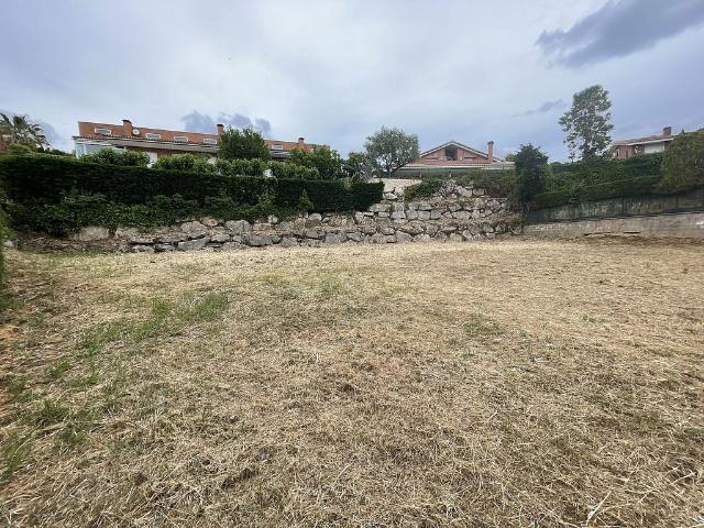 Terreno en venta en calle Mas Jardí, Girona, de 868 m² por 580.000