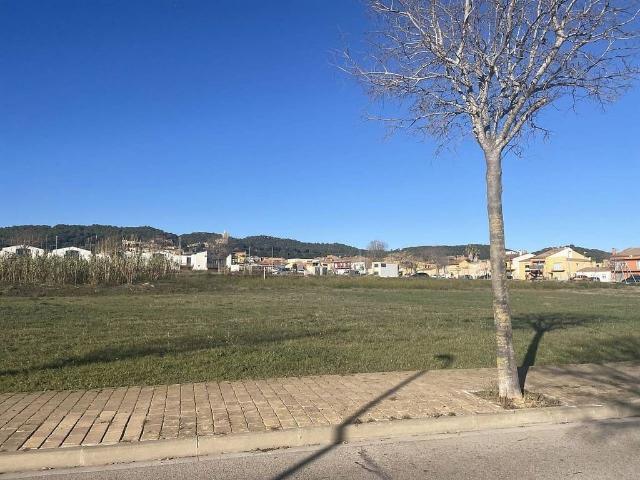 Terreno en venta en calle, Mont Ras, de 3.202 m² por 416.260