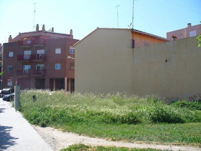 Terreno en venta en calle Montgó, Figueres, de 971 m² por 250.000