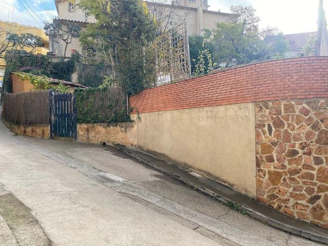 Terreno en venta en calle Baixada Esglesia, Cabrera de Mar, de 390 m² por 560.000