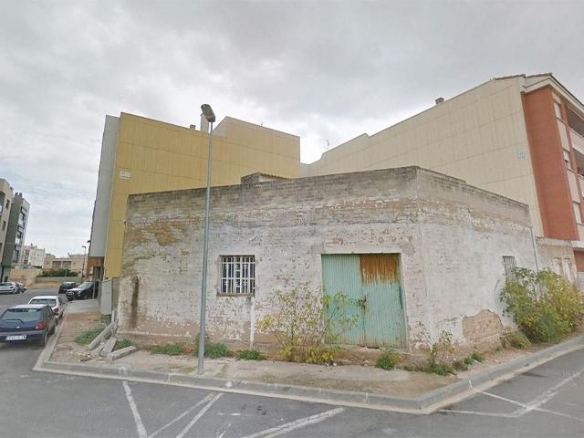 Terreno en venta en calle Brasil, Amposta, de 314 m² por 125.000