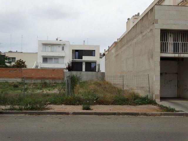 Terreno en venta en calle Cervantes, Amposta, de 165 m² por 49.000