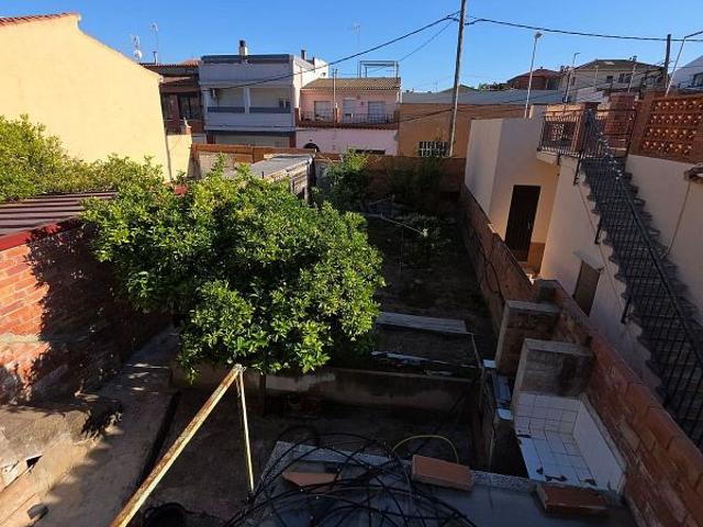 Terreno en venta en calle Dàlia, Rubí, de 198 m² por 85.000