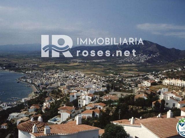 Terreno en venta en calle D'antoni Canals, Roses, de 630 m² por 179.000