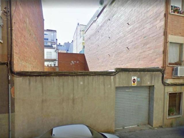 Terreno en venta en calle De Menorca, Terrassa, de 297 m² por 95.000