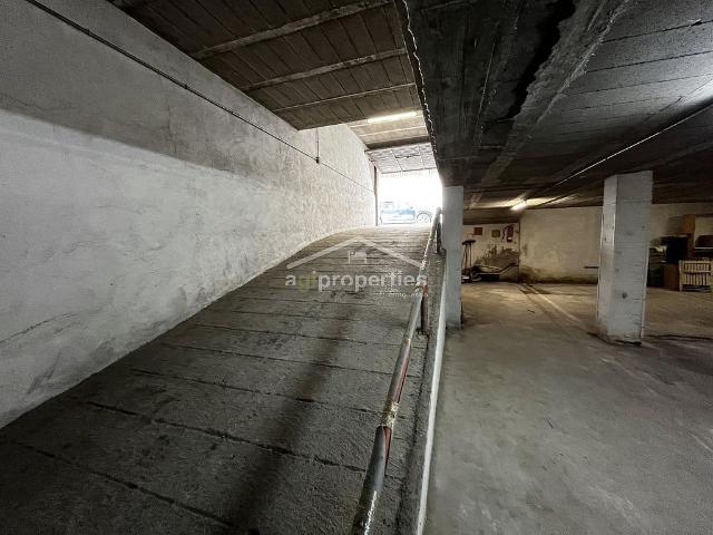 Terreno en venta en calle De Mossèn Carles Feliu, Roses, de 589 m² por 735.500