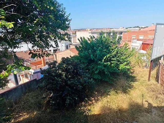 Terreno en venta en calle Dublín, Sabadell, de 262 m² por 102.000