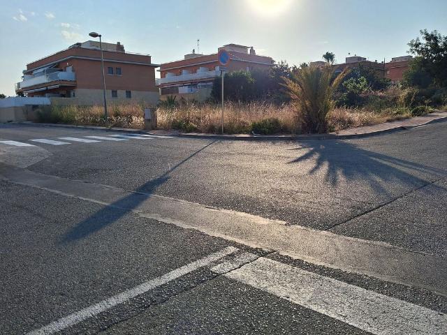 Terreno en venta en calle De Girona, Creixell, de 600 m² por 135.000