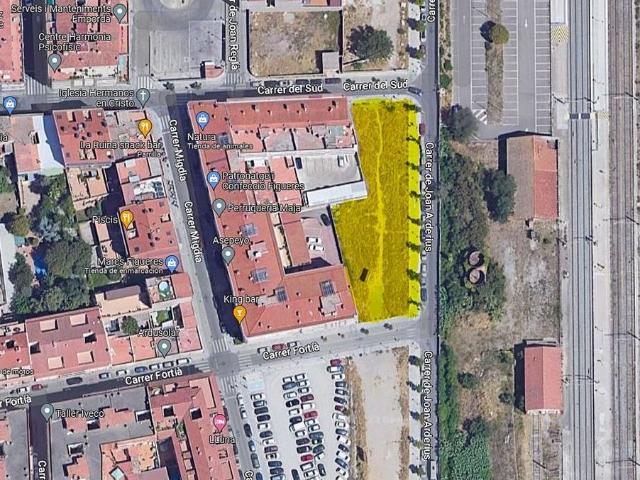 Solar en venta en calle De Joan Arderius, Figueres, de 7.469 m² por 294.000