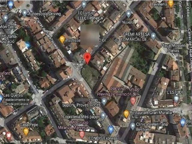 Terreno en venta en calle De Les Tortonyes, Manresa, de 256 m² por 176.000