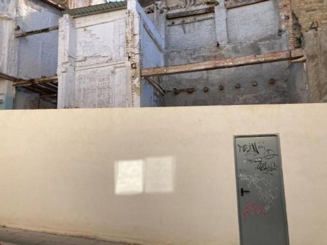Terreno en venta en calle De Sant Francesc, Tortosa, de 29 m² por 19.950