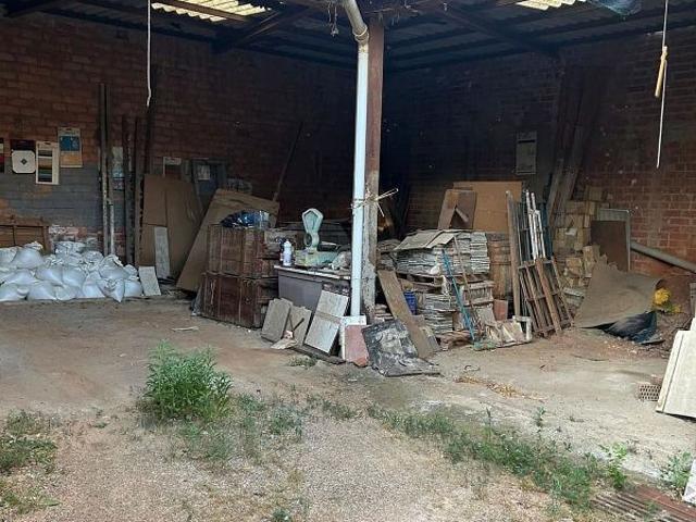 Terreno en venta en calle De Sant Tomàs, Terrassa, de 197 m² por 227.000