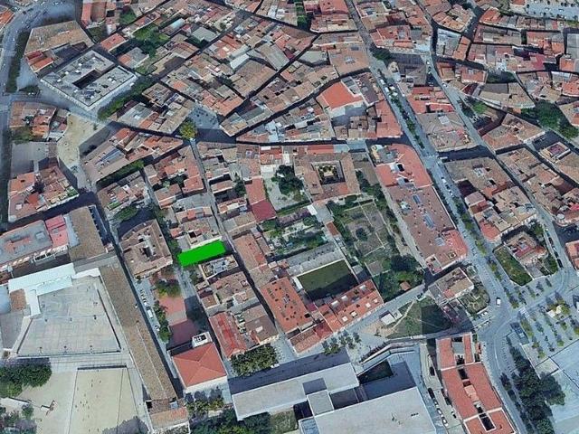 Terreno en venta en calle De Santa Maria, Manresa, de 487 m² por 227.500