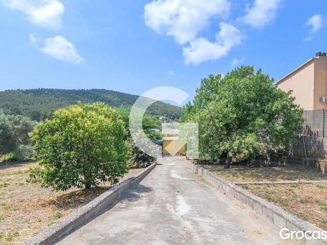 Terreno en venta en calle De Xaloc, Gavà, de 250 m² por 689.900