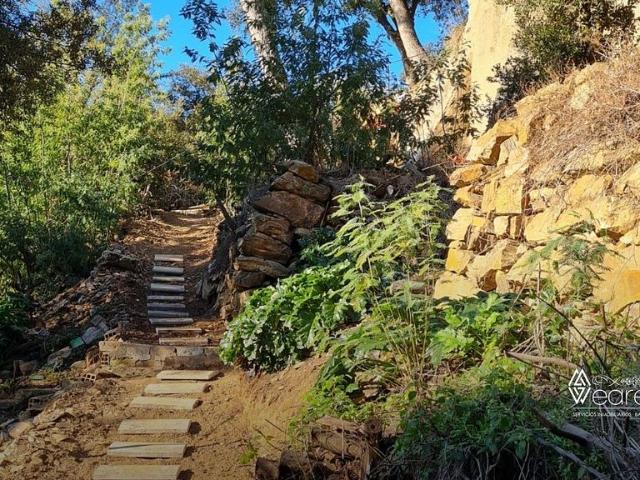 Terreno en venta en calle Dels Geranis, Barcelona, de 300 m² por 220.000