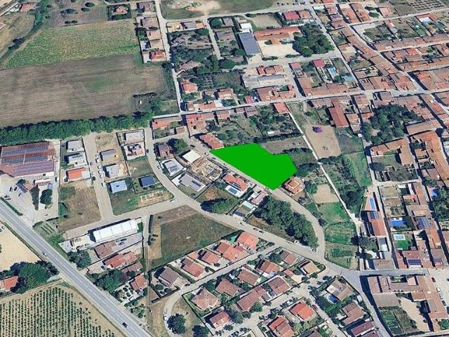 Terreno en venta en calle Dels Pins, Garriguella, de 591 m² por 207.000