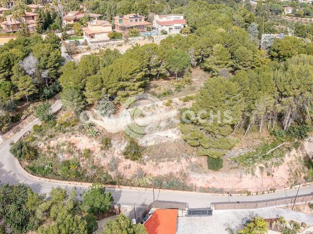 Terreno en venta en calle Dels Pugets, Castellvell del Camp, de 3.187 m² por 450.000