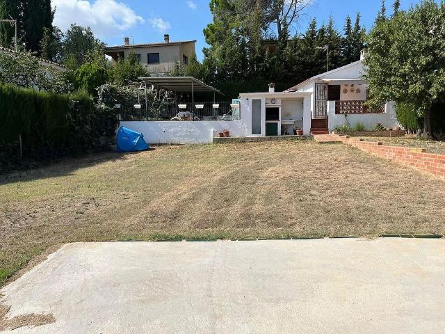 Terreno en venta en calle D'enric Granados, Esparreguera, de 470 m² por 134.000