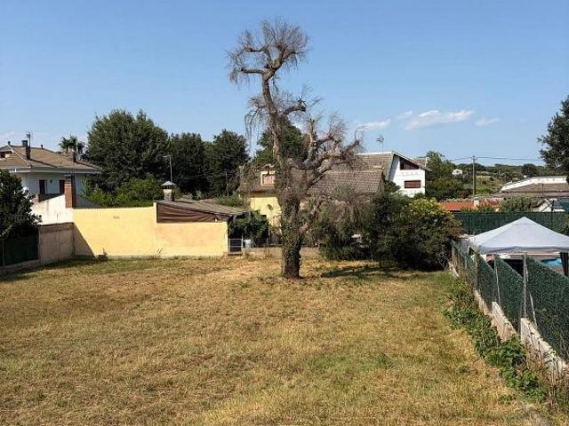 Terreno en venta en calle De Les Gavarres, Girona, de 807 m² por 70.000