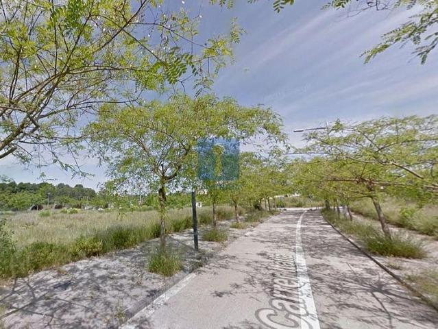 Terreno en venta en calle Italia, Sabadell, de 336 m² por 222.000
