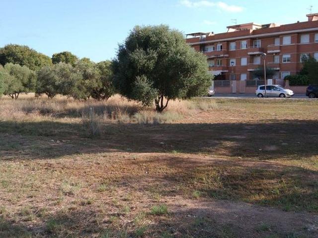 Terreno en venta en calle Joan Fuster, Cubelles, de 1.523 m² por 740.000