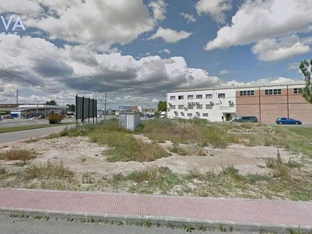 Terreno en venta en calle Josep M Ribes Selva, Alcarràs, de 970 m² por 175.000