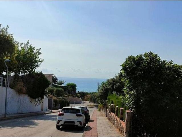 Terreno en venta en calle Llevant, Calella, de 932 m² por 220.000