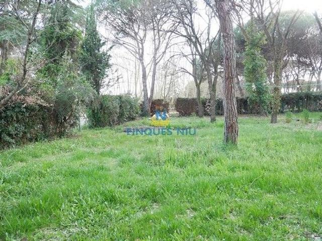 Terreno en venta en calle Pau Claris, Vidreres, de 858 m² por 210.000