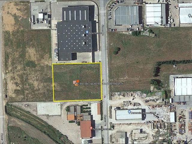 Terreno en venta en calle Po, Amposta, de 3.072 m² por 200.000