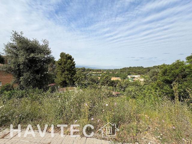 Terreno en venta en calle Sean Mac Bride, Rubí, de 451 m² por 73.000
