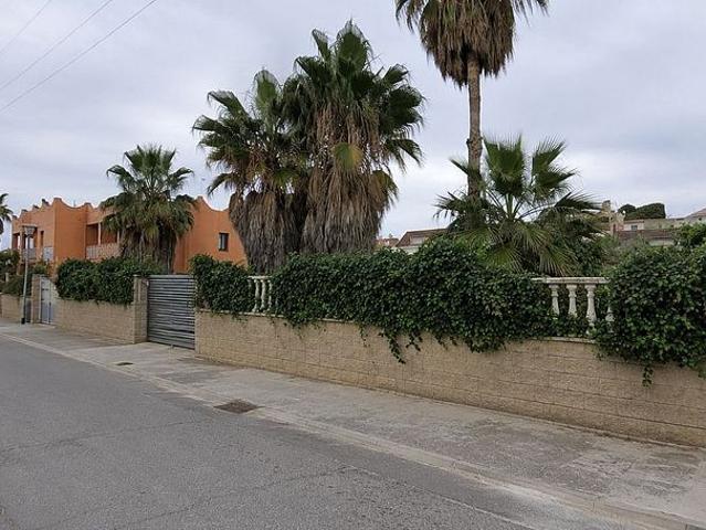 Terreno en venta en calle, Torredembarra, de 553 m² por 90.000