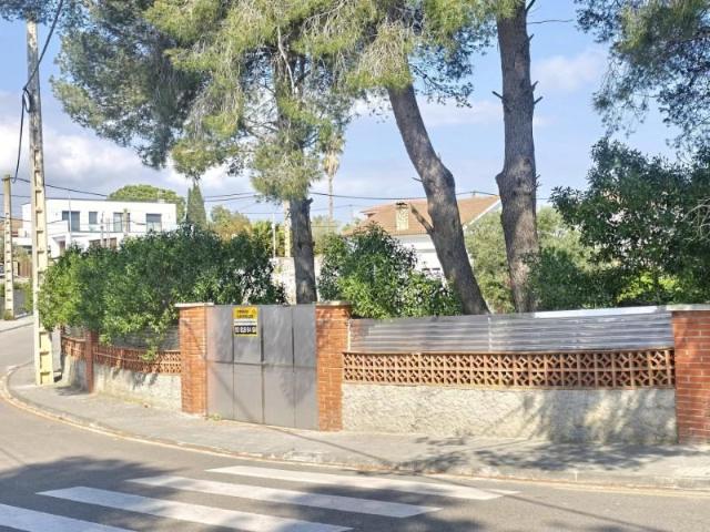 Terreno en venta en Canyelles, California