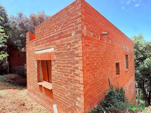 Terreno en venta en Castellar del Vallès, de 835 m² por 79.000