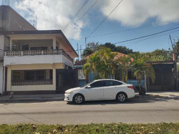 Terreno en venta en Chetumal centro 700 m2