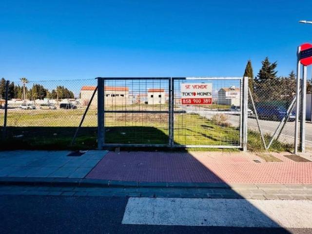 Terreno en venta en Churriana de la Vega, Avda. Cristobal Colón