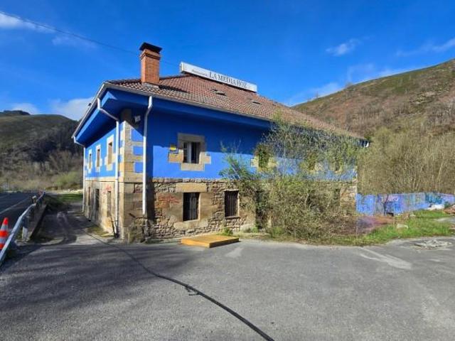 Casa con terreno en venta en Cieza, Villayuso