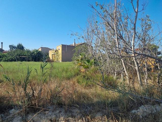 Terreno en venta en Deltebre, de 1.372 m² por 165.000