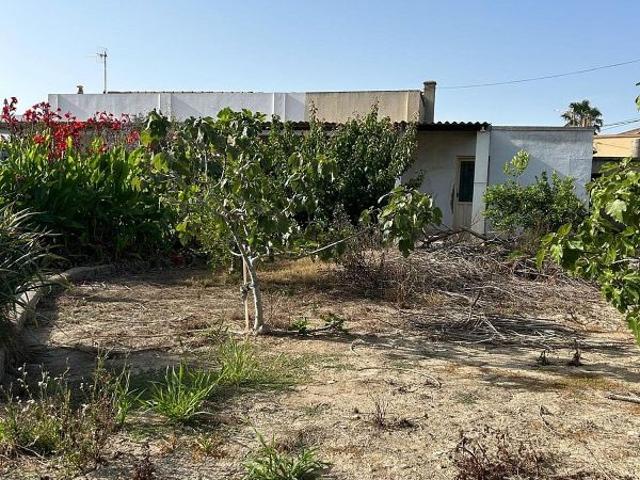 Terreno en venta en Deltebre, de 400 m² por 44.000