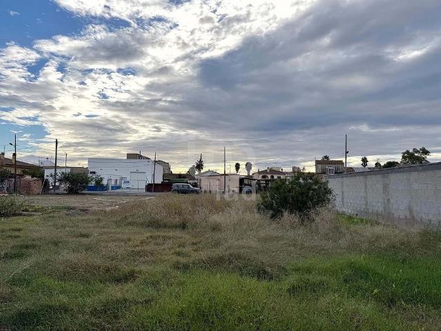 Terreno en venta en Deltebre, de 689 m² por 59.000