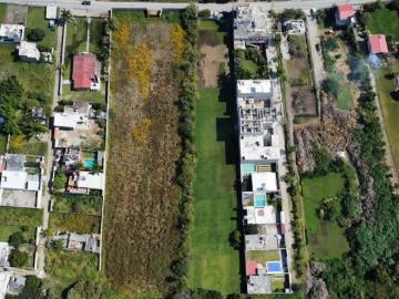 Terreno en venta en el Ejido de Acapantzingo, colinda con Tabachines y vista al campo de golf